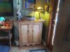 Petite armoire en pin.